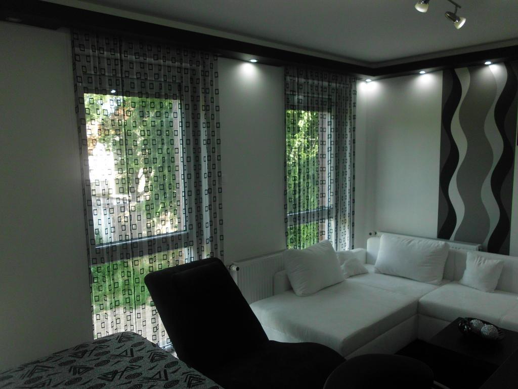 Feszek Apartman Debrecen Kamer foto