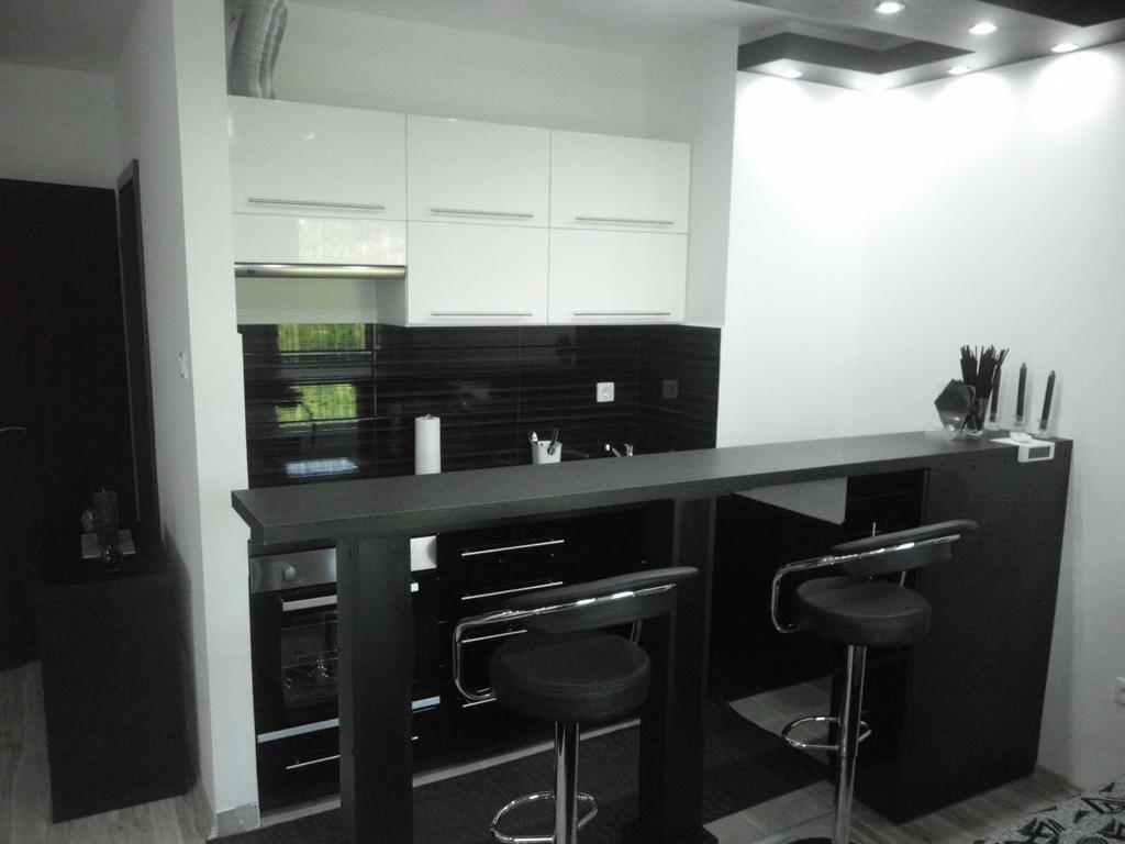 Feszek Apartman Debrecen Kamer foto