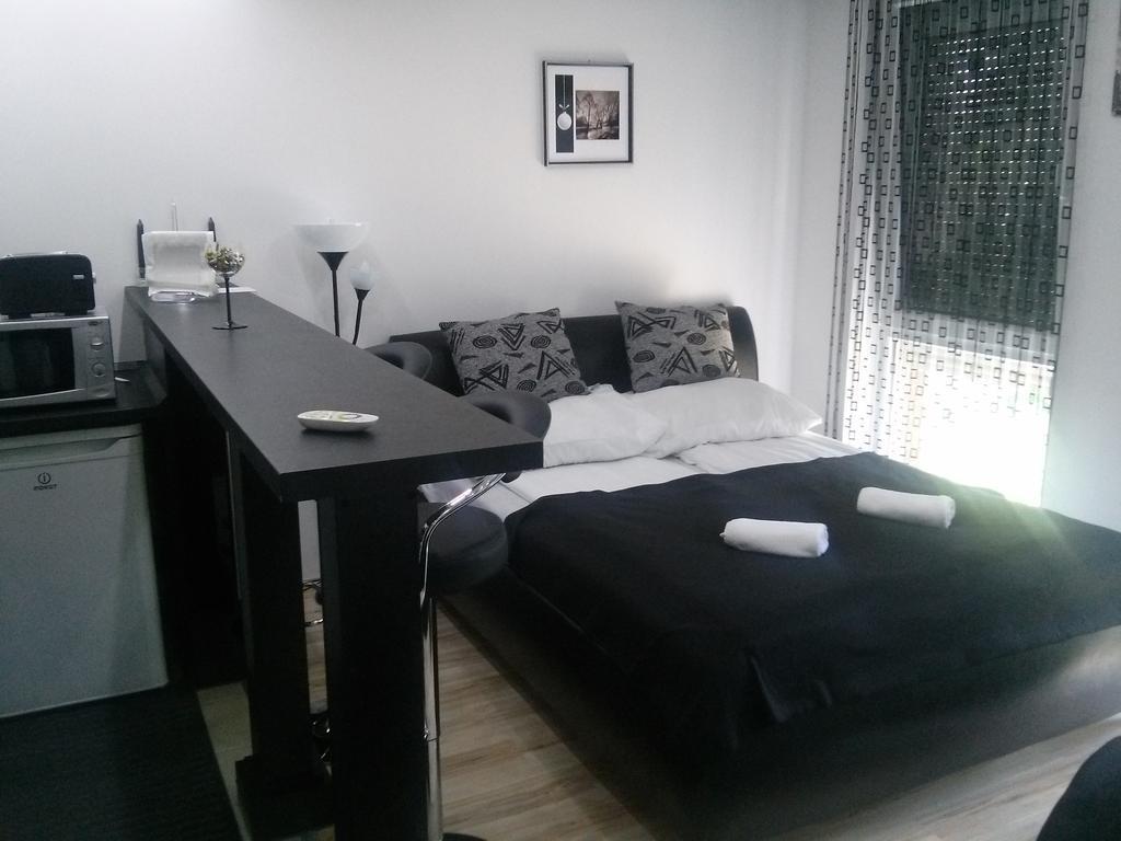 Feszek Apartman Debrecen Kamer foto